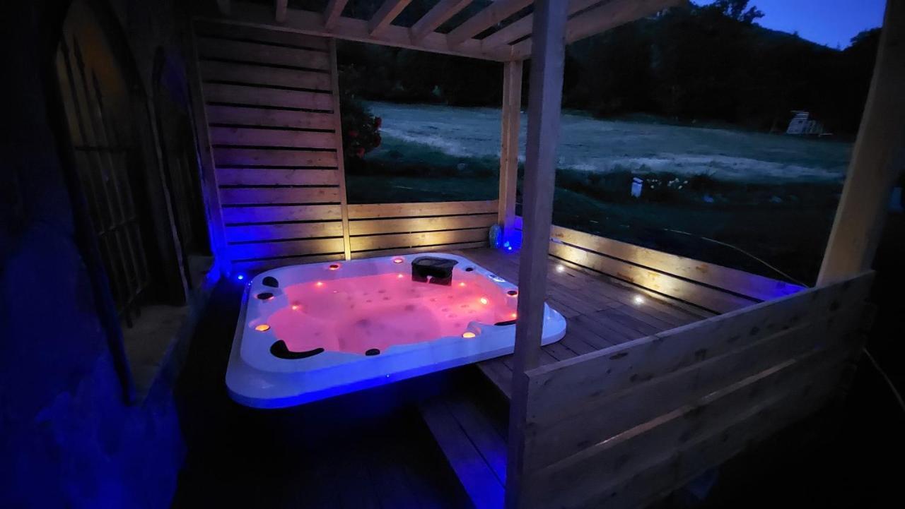 Chalet Serre Cambeou Piscine&Spa Saint-Chaffrey Exterior foto